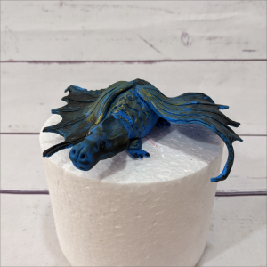 Tortenaufsteller Drache-blau-dragon-Geburtstagstortemodelliert-Handmodelliert-Figuren-Fondant-Hochzeitstorten-Geburtstagstorten-Torten-Tuning-Suhl