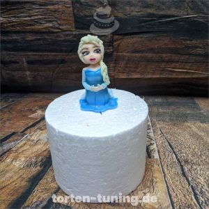 kleine Elsa Eiskönigin Frozen Elsa modellierte Figur Fondantfigur Tortenfigur Torte Torten Tuning Geburtstagstorte Suhl Hochzeitstorte Kindertorten Babytorten Fondant